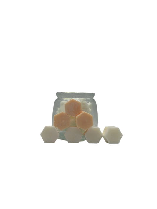 Lavender vanilla melts with amethyst in a 6oz glass jar