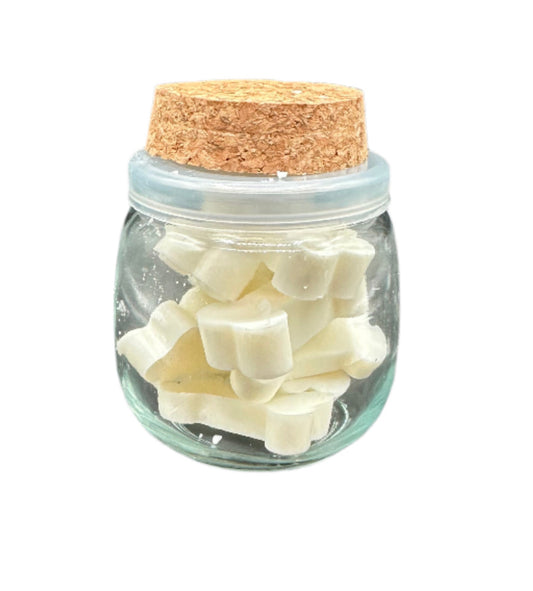 Black Raspberry Vanilla melts with Rose Quart Crystals in a 6 oz Jar